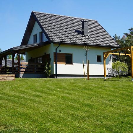 Domek Z Kominkiem Nad Jeziorem Z Jacuzzi Ogrodowym Sumowo  Kültér fotó