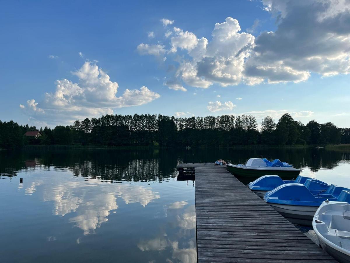 Domek Z Kominkiem Nad Jeziorem Z Jacuzzi Ogrodowym Sumowo  Kültér fotó
