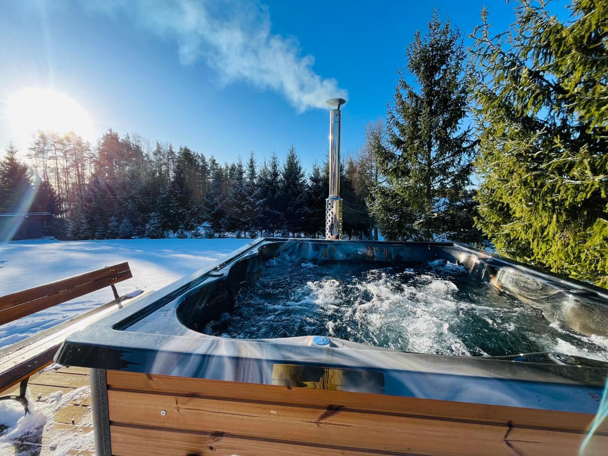 Domek Z Kominkiem Nad Jeziorem Z Jacuzzi Ogrodowym Sumowo  Kültér fotó